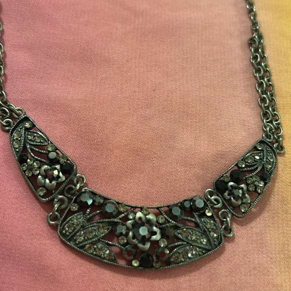 ✨Elegant Silver and Black Floral Necklace✨ - Picture 2 of 4